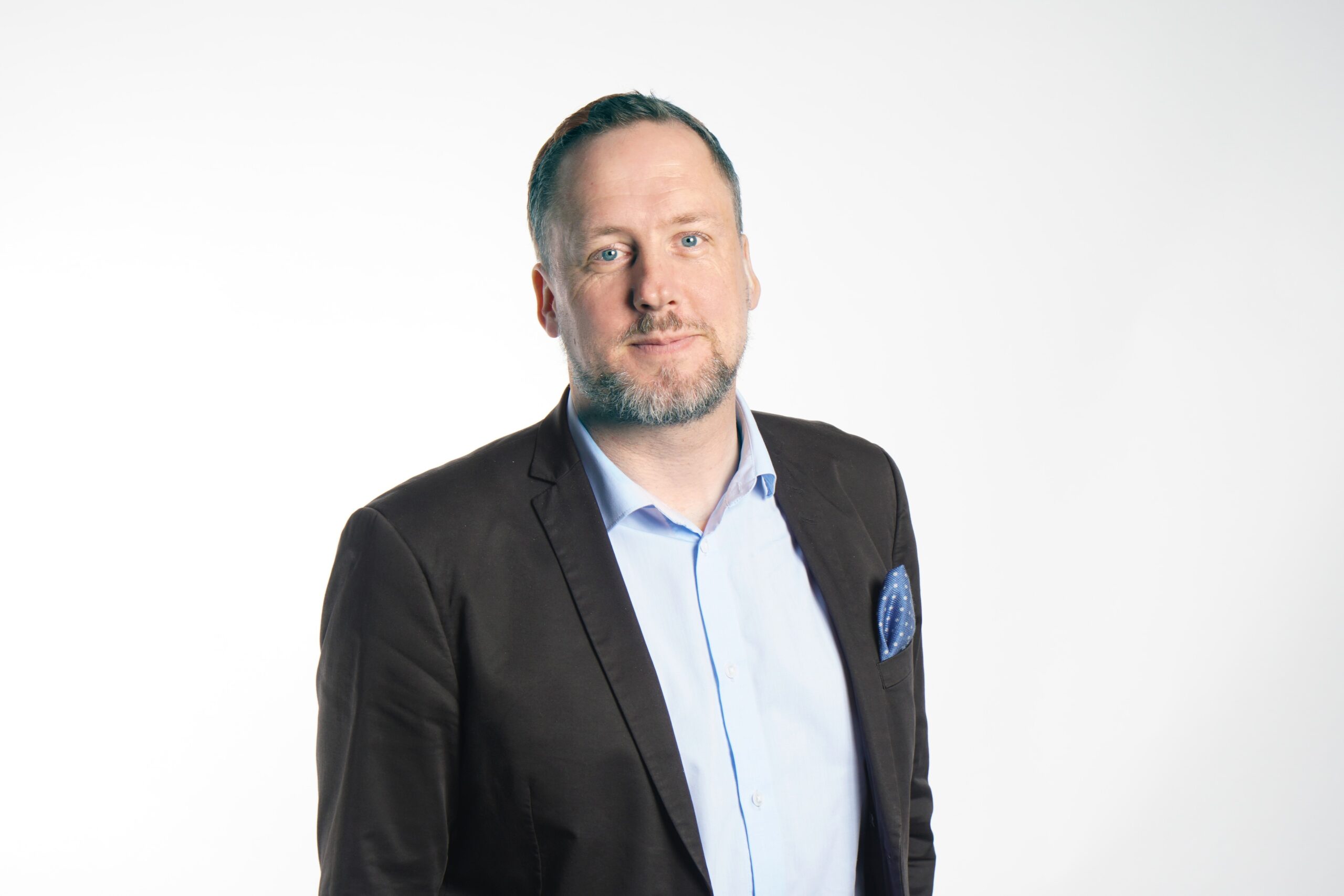 Frilagd bild av Fredrik Segerfeldt, krönikör Smedjan